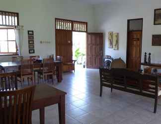 Lobby 2 Rumah Kita