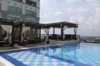 Kolam Renang Central Park Tower Resort