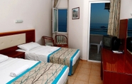 Bilik Tidur 4 Hatipoglu Beach Hotel