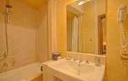 In-room Bathroom 6 Castello Leopoldo