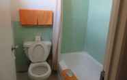 Toilet Kamar 5 Shamrock Motel