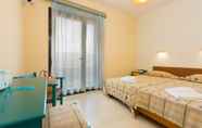 Bedroom 5 Eltina Hotel