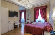 Kamar Tidur 5 Trevi Rome Suite