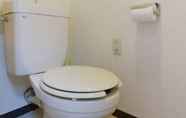 Toilet Kamar 2 Sunlife Yamashina Apartment