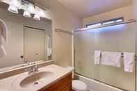 In-room Bathroom 1296 Champlain Drive