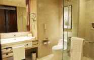 In-room Bathroom 7 Shangri-La Tangshan