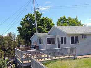 Exterior 4 Angel Rock Waterfront Cottages and Vacation Homes