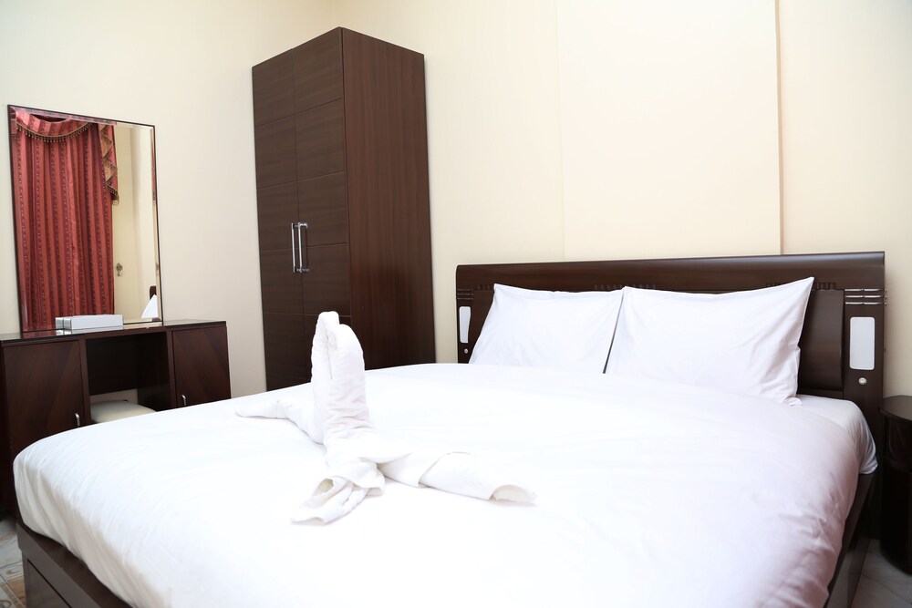 Kamar Tidur Safari Hotel Apartments