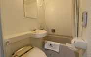 In-room Bathroom 4 Hotel Livemax Kita Fuchu