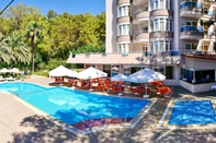 Swimming Pool Annabella Park Hotel