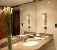 In-room Bathroom 2 Los Tallanes Hotel & Suites