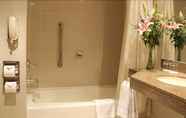 In-room Bathroom 3 Los Tallanes Hotel & Suites