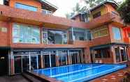 Swimming Pool 5 Roy Villa Beach Hotel