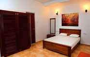 Bedroom 4 Roy Villa Beach Hotel