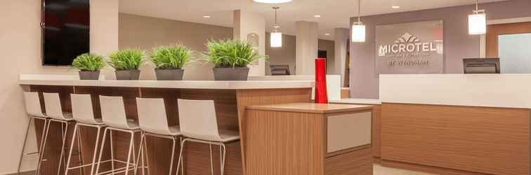 Lobby Microtel Inn & Suites By Wyndham Bonnyville