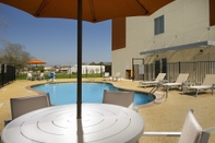 Swimming Pool Holiday Inn Express & Suites New Braunfels, an IHG Hotel
