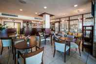 บาร์ คาเฟ่ และเลานจ์ Hotel Marina Izola