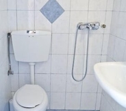 Toilet Kamar 7 Coral Rooms