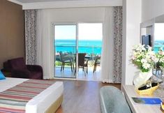 침실 2 Seashell Resort & Spa