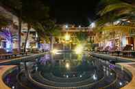 Kolam Renang Arthawka Hotel