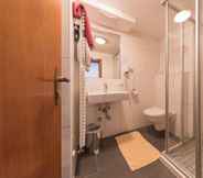 In-room Bathroom 3 Hotel Gasthof Alpenblick