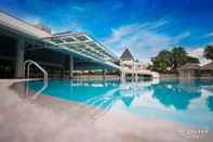 สระว่ายน้ำ The Royal Gems Golf Resort