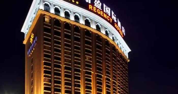 Bên ngoài Regency Hotel