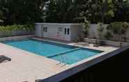 Swimming Pool 6 Hotel Randiya