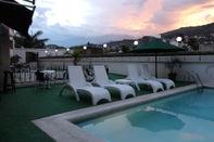 Swimming Pool Hotel San Fernando Real