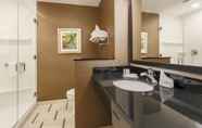 In-room Bathroom 5 Fairfield Inn & Suites Pleasanton