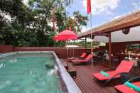 Swimming Pool Petit Hotel Bali