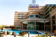 Swimming Pool Helnan Landmark Hotel