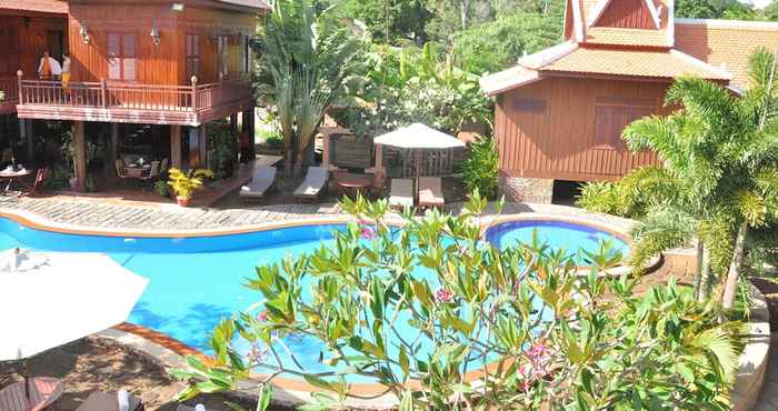 Kolam Renang Palm House Boutique Resort