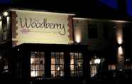 Bangunan 2 Woodberry Inn