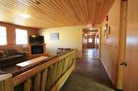 Lobby Executive Suite by Apex Mountain Lodging