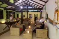 Quầy bar, cafe và phòng lounge Thanakha Inle Hotel