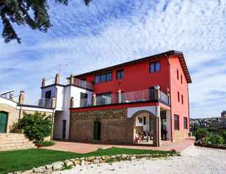 Exterior 2 La Casa Rossa Country House