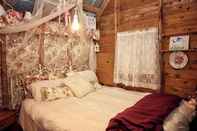 Bedroom Pine Lodge
