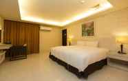 Bedroom 6 F Hotel Sanyi