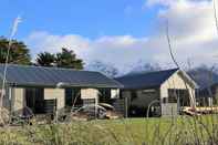 Exterior Glenorchy Peaks B&B