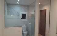 Toilet Kamar 4 Hotel Rex