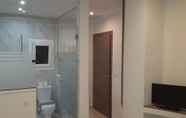 Toilet Kamar 7 Hotel Rex