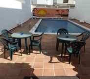 Swimming Pool 2 Hostal Horizonte