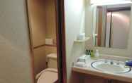 In-room Bathroom 5 Harataki