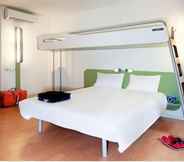 Bedroom 3 Ibis Budget Antony Massy