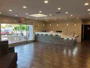 Lobby 4 SureStay Plus Hotel by Best Western Sacramento Cal Expo