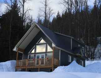 Exterior 2 Stoke Cabin by Revelstoke Vacations