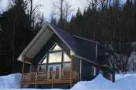 Exterior Stoke Cabin by Revelstoke Vacations