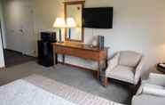 Bedroom 7 Farmstead Inn & Conference Center