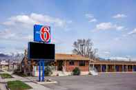 Bên ngoài Motel 6 Tremonton, UT